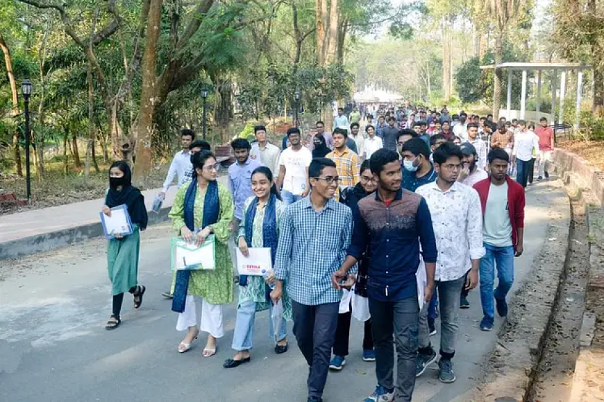 ঢাকা বিশ্ববিদ্যালয়ে ভর্তি: মুক্তিযোদ্ধার সন্তানদের জন্য সুযোগ, নাতি-নাতনিদের নয়