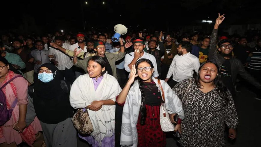 সহকারী হাইকমিশনে হামলা: রাতে ঢাবি ক্যাম্পাসে বিক্ষোভ প্রদর্শন