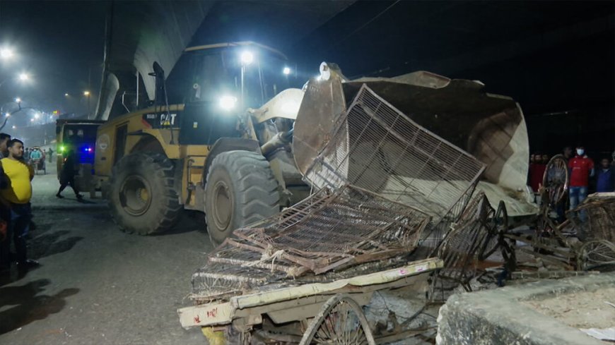 মধ্যরাতে রাজধানী কাপ্তান বাজারে যৌথ বাহিনীর অভিযান চালানো