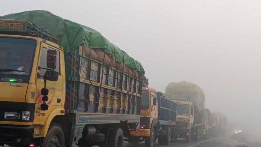 ৯ ঘণ্টা পর ঢাকা-টাঙ্গাইল মহাসড়কে যান চলাচল শুরু হয়েছে