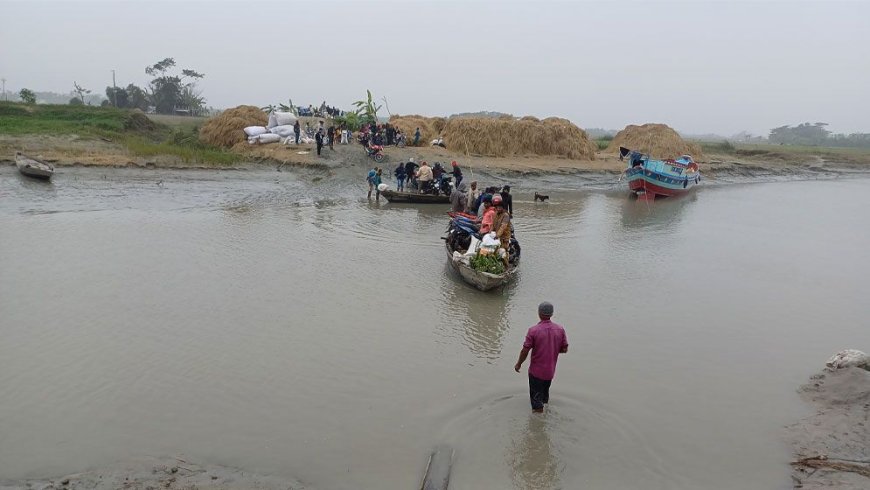 সেতুর অভাবে অর্ধলাখ মানুষকে ভোগান্তিতে পড়তে হচ্ছে